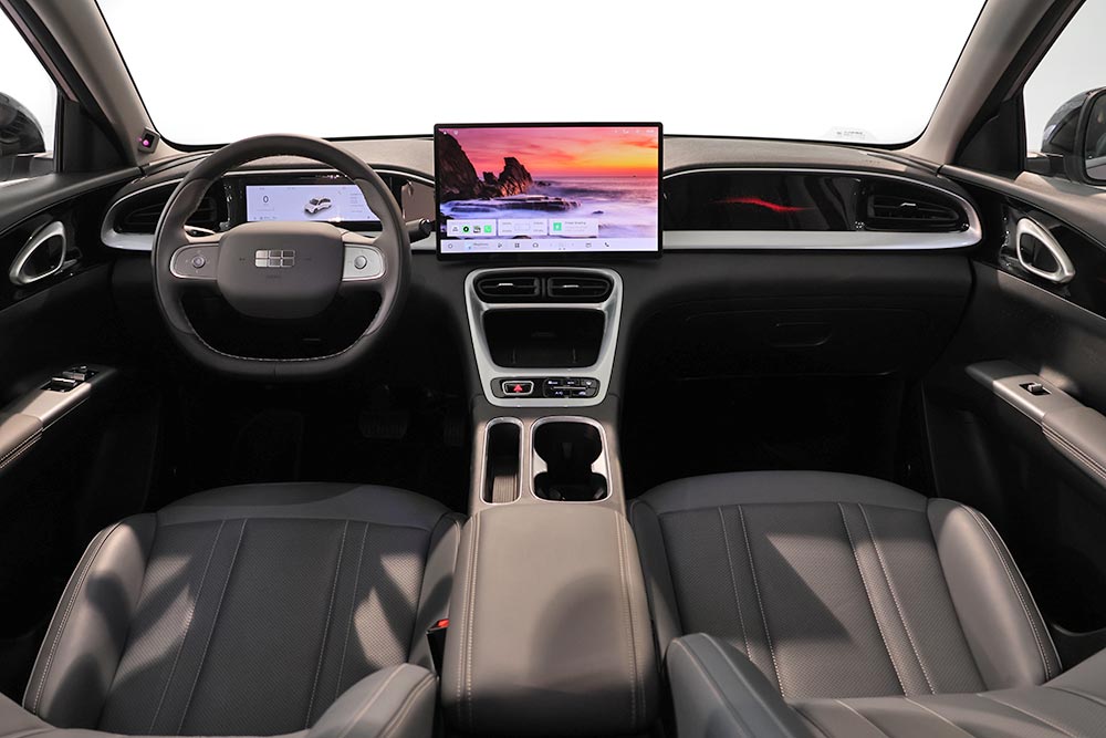 https://cdn.autogreeknews.gr/wp-content/uploads/2026/10/Geely-E2-ekthesi-20.jpg