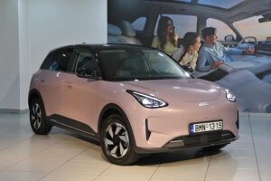 Geely E2 ekthesi (4)