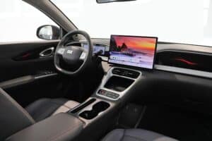 Geely E2 ekthesi (9)