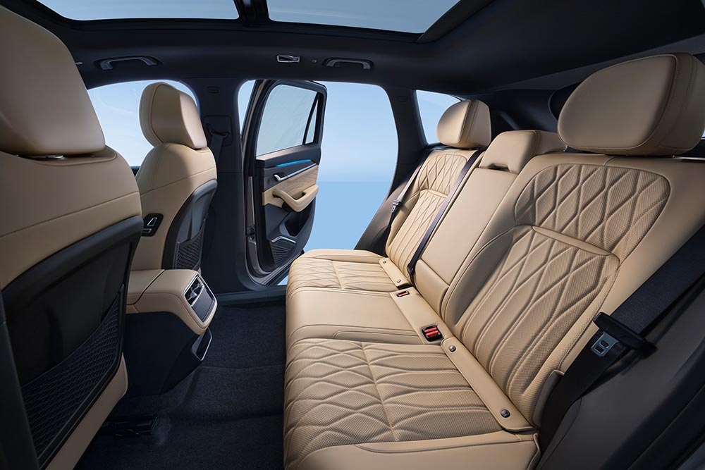 https://cdn.autogreeknews.gr/wp-content/uploads/2026/10/Geely-Monjaro-EM-i-2.jpg