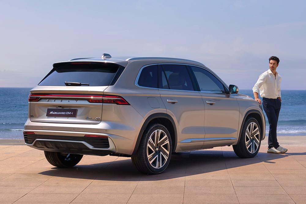 https://cdn.autogreeknews.gr/wp-content/uploads/2026/10/Geely-Monjaro-EM-i-5.jpg