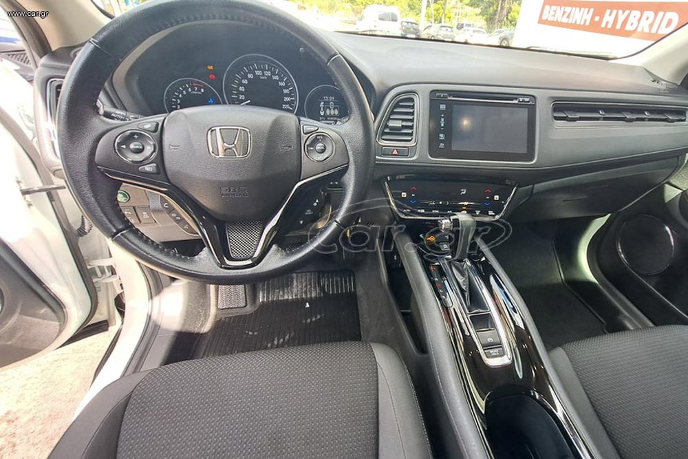 https://cdn.autogreeknews.gr/wp-content/uploads/2026/10/Honda-HR-V-2018-used-6.jpg