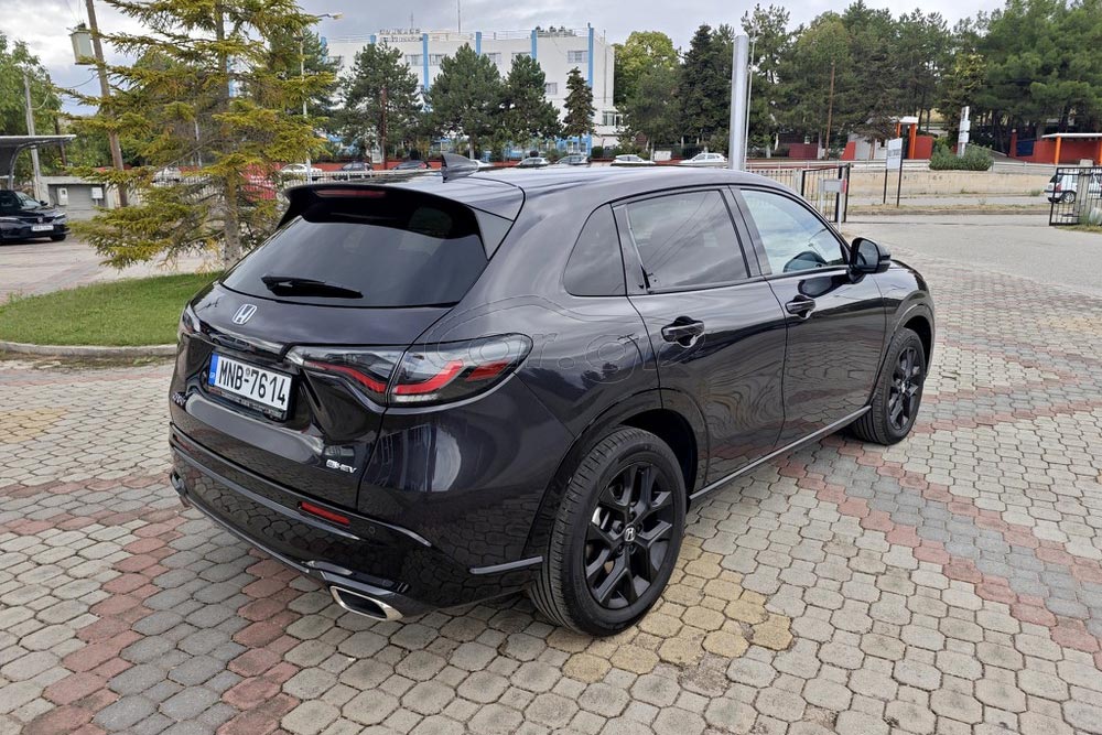 https://cdn.autogreeknews.gr/wp-content/uploads/2026/10/Honda-ZR-V-used-4.jpg