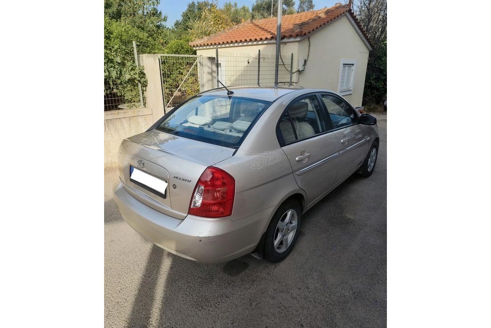 https://cdn.autogreeknews.gr/wp-content/uploads/2026/10/Hyundai-Accent-2010-used.jpg
