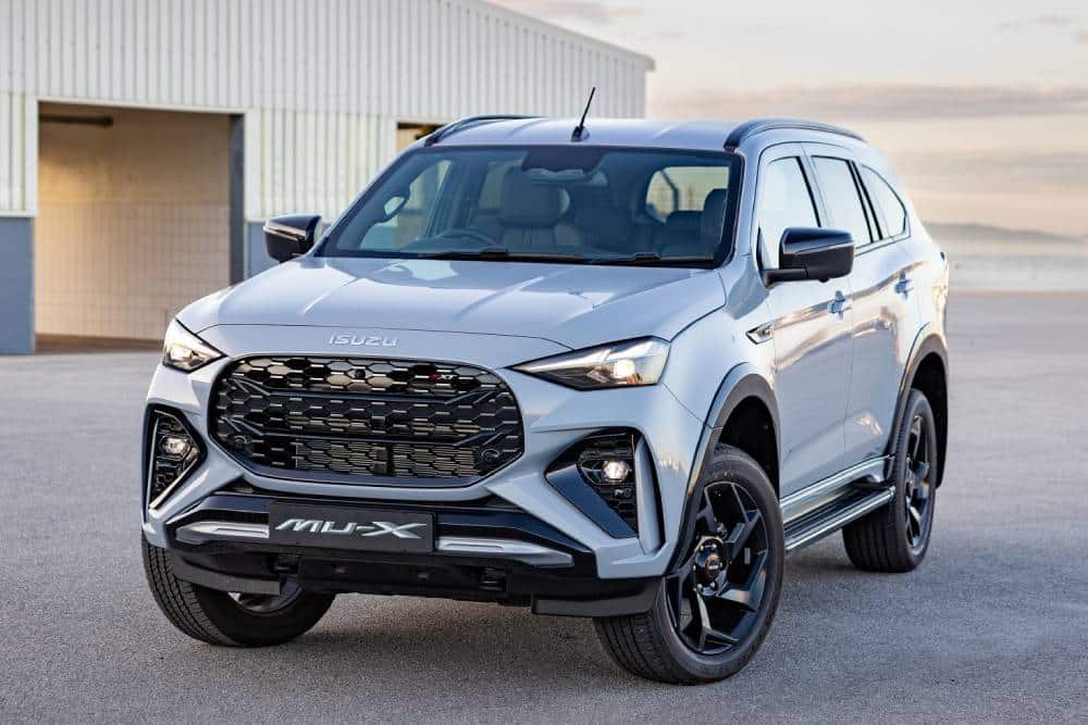 https://cdn.autogreeknews.gr/wp-content/uploads/2026/10/Isuzu_MU-X-5.jpg