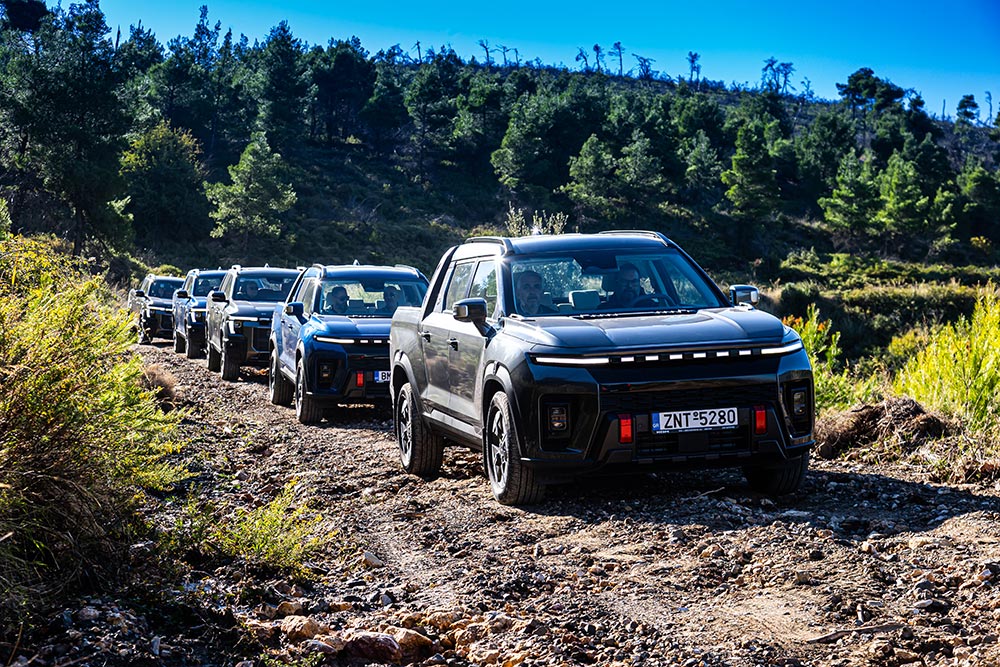 https://cdn.autogreeknews.gr/wp-content/uploads/2026/10/KGM-Musso-2026-4.jpg