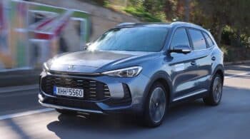 Σε νέα αδιανόητα χαμηλή τιμή το MG ZS Max Hybrid+