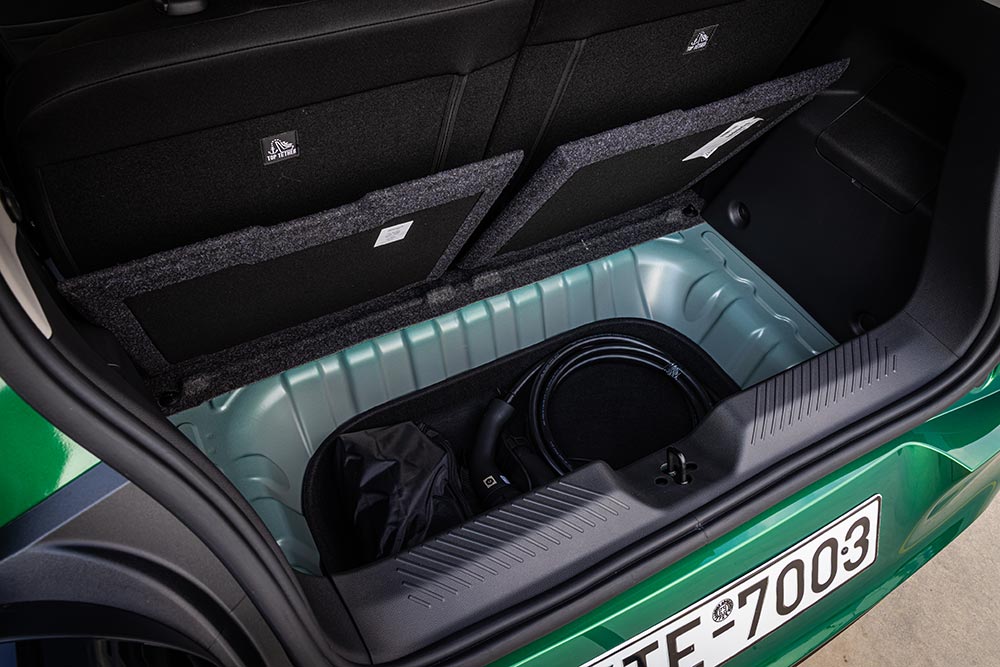 https://cdn.autogreeknews.gr/wp-content/uploads/2026/10/Renault-Twingo-E-Tech-Electric-14.jpg