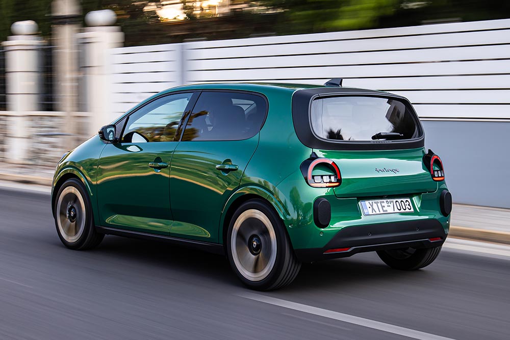 https://cdn.autogreeknews.gr/wp-content/uploads/2026/10/Renault-Twingo-E-Tech-Electric-5.jpg