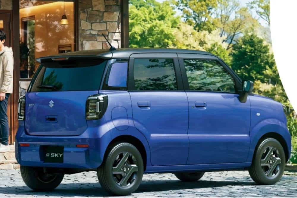 https://cdn.autogreeknews.gr/wp-content/uploads/2026/10/Suzuki-e-Sky-Japan-7-2048x852-1.jpg