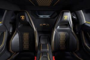 TemerarioTettoNero_04-Interior-H_Card-Trim_Still-l