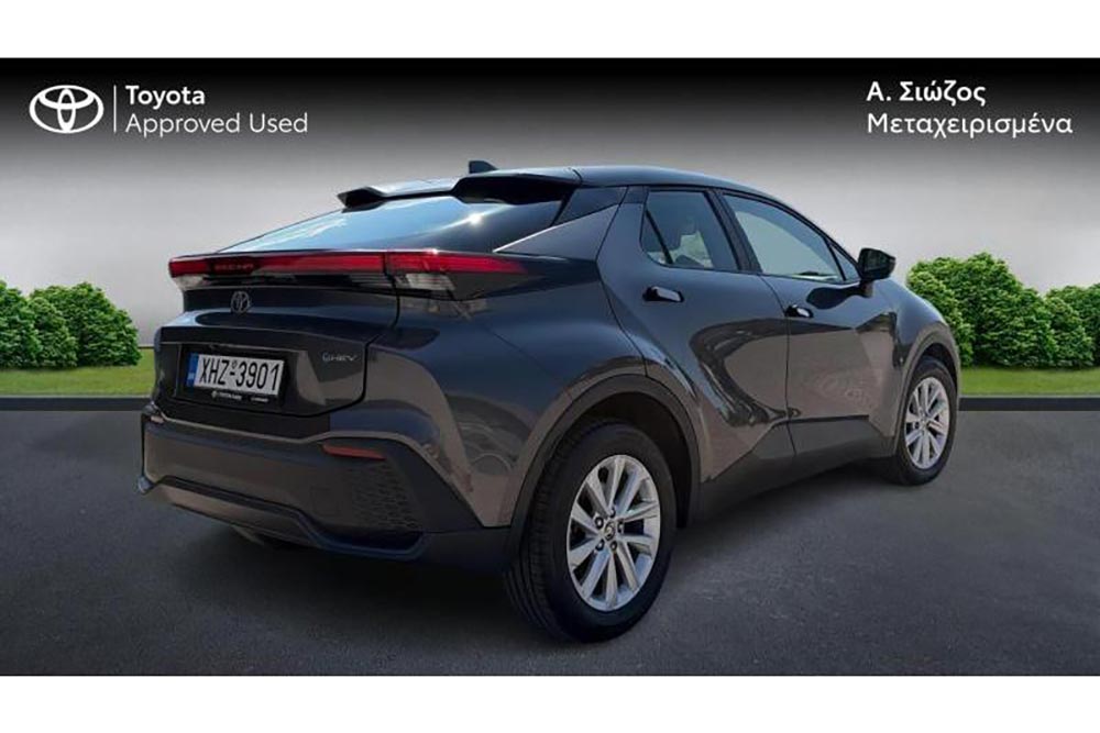 https://cdn.autogreeknews.gr/wp-content/uploads/2026/10/Toyota-C-HR-2024-used-7.jpg