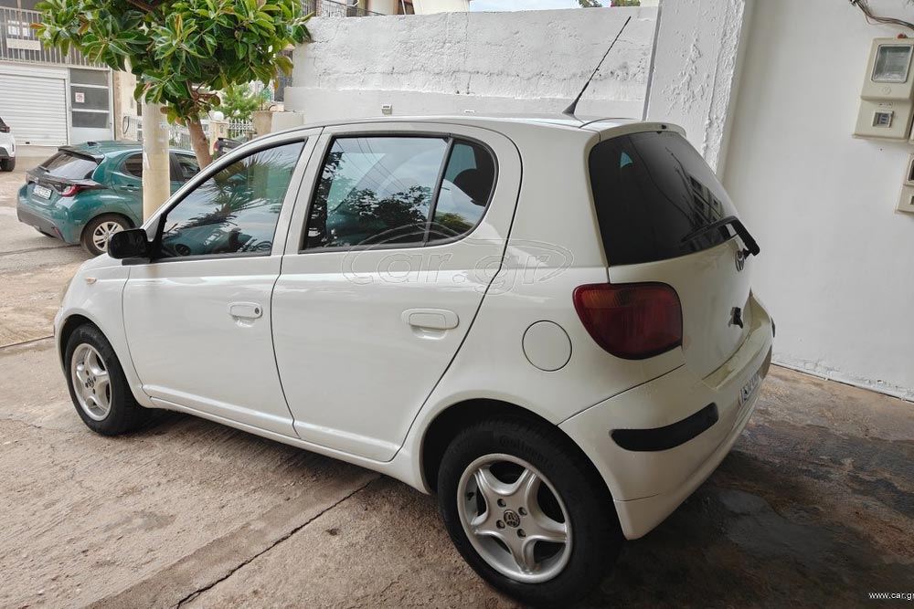 https://cdn.autogreeknews.gr/wp-content/uploads/2026/10/Toyota-Yaris-2003-used-3.jpg