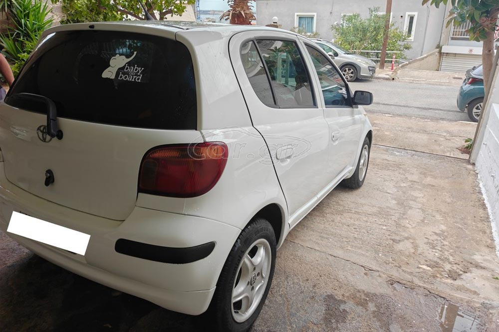https://cdn.autogreeknews.gr/wp-content/uploads/2026/10/Toyota-Yaris-2003-used-4.jpg