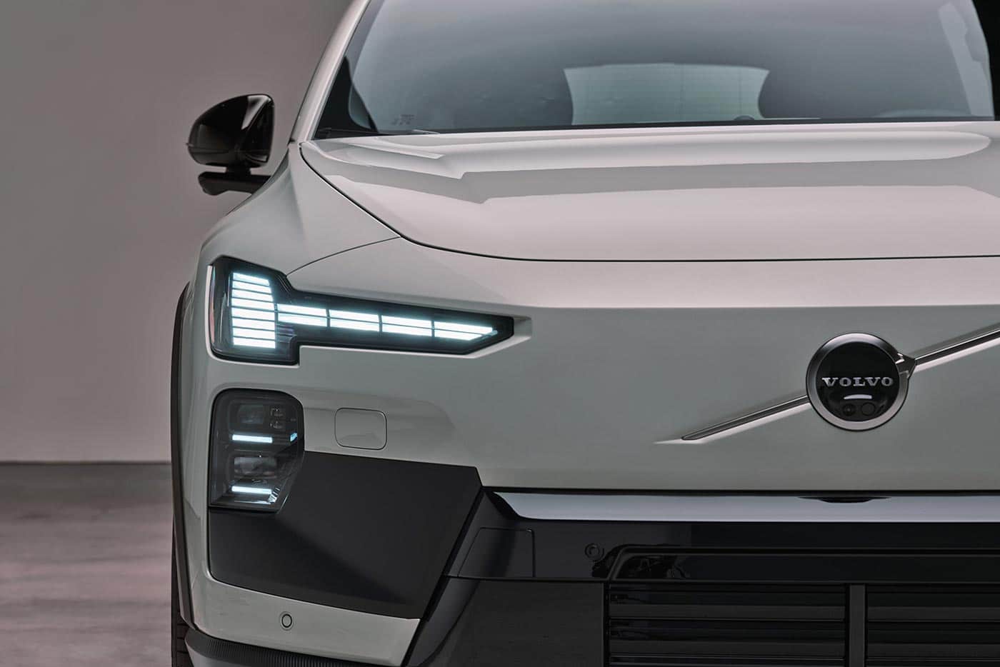 https://cdn.autogreeknews.gr/wp-content/uploads/2026/10/Volvo-EX60.jpg