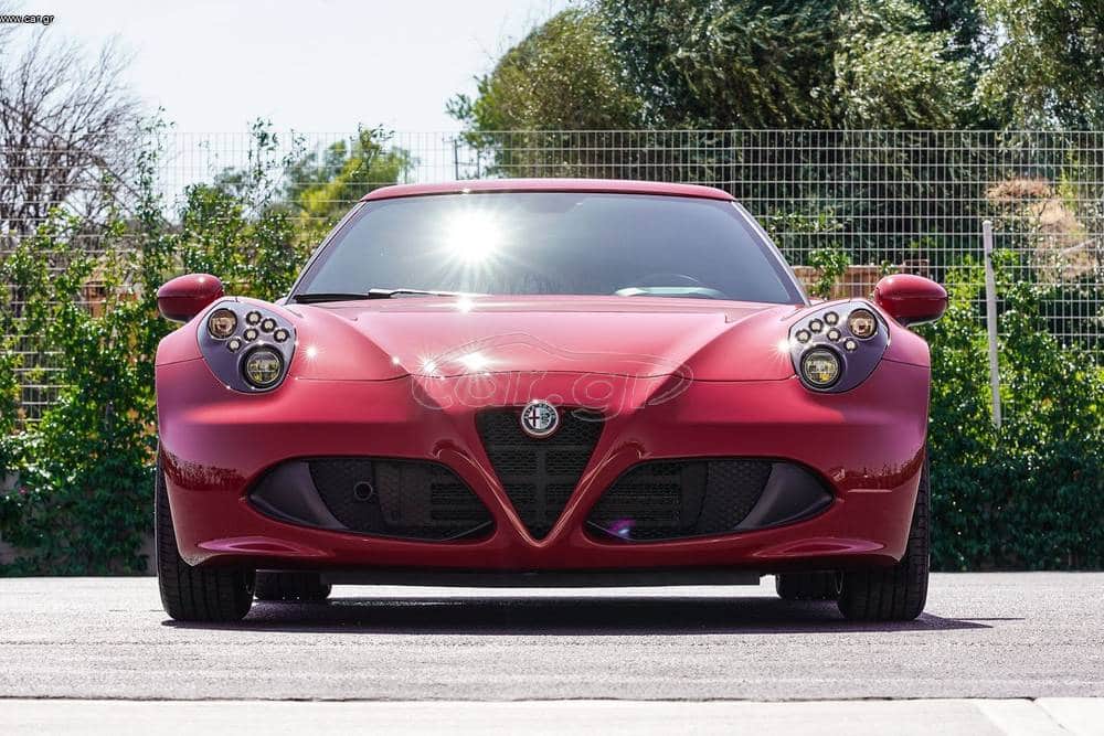 https://cdn.autogreeknews.gr/wp-content/uploads/2026/10/alfa-romeo-4c-for-sale-17.jpg