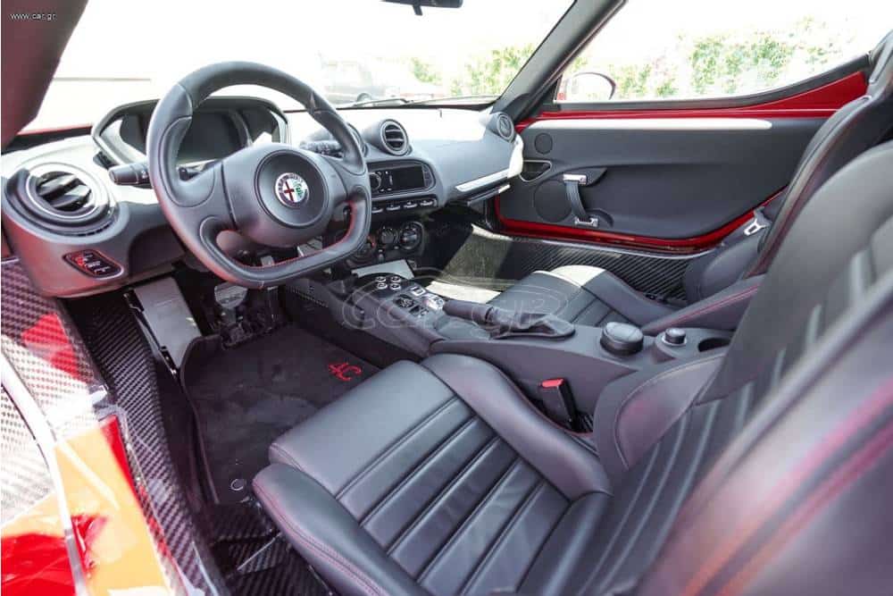 https://cdn.autogreeknews.gr/wp-content/uploads/2026/10/alfa-romeo-4c-for-sale-7.jpg