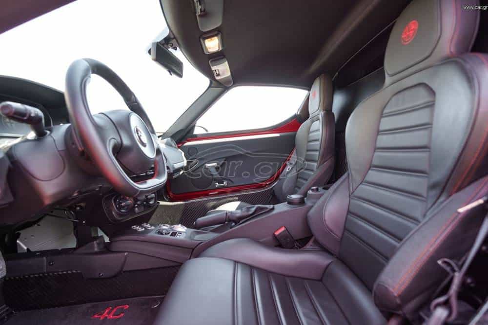 https://cdn.autogreeknews.gr/wp-content/uploads/2026/10/alfa-romeo-4c-for-sale-9.jpg