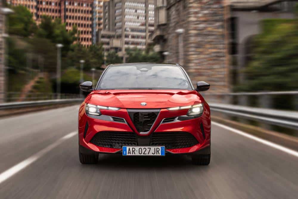 https://cdn.autogreeknews.gr/wp-content/uploads/2026/10/alfa-romeo-junior-3.jpg
