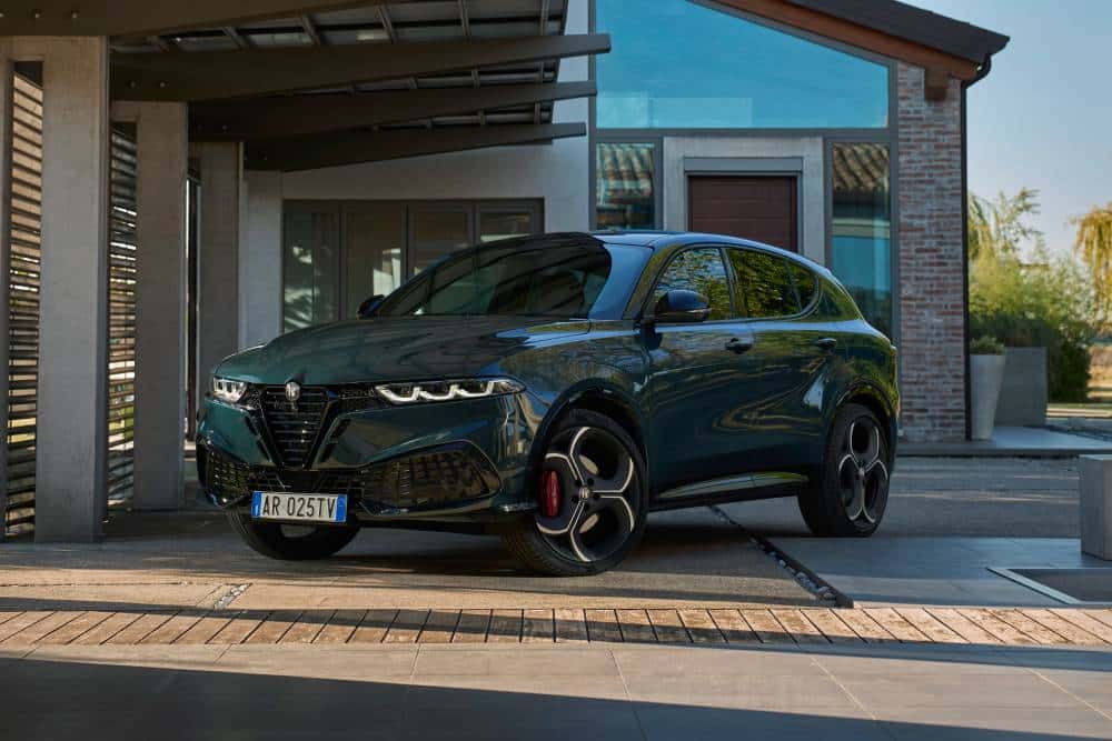 https://cdn.autogreeknews.gr/wp-content/uploads/2026/10/alfa-romeo-tonale-3.jpg