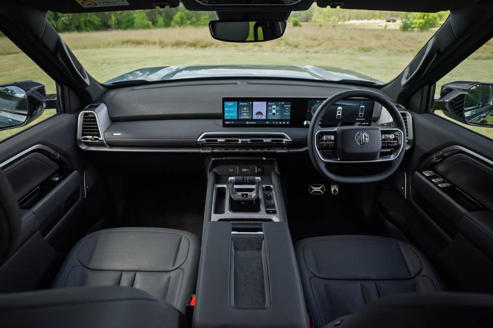 https://cdn.autogreeknews.gr/wp-content/uploads/2026/10/all-electric-mgu9-ev-2.jpg