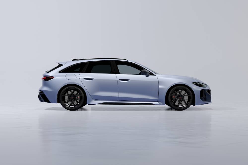 https://cdn.autogreeknews.gr/wp-content/uploads/2026/10/audi-rs-5-singapore-gp-4-1.jpg