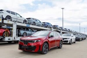 Η Κίνα βυθίζει τις πωλήσεις της BMW