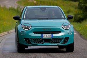 fiat-600-hybrid-(1)