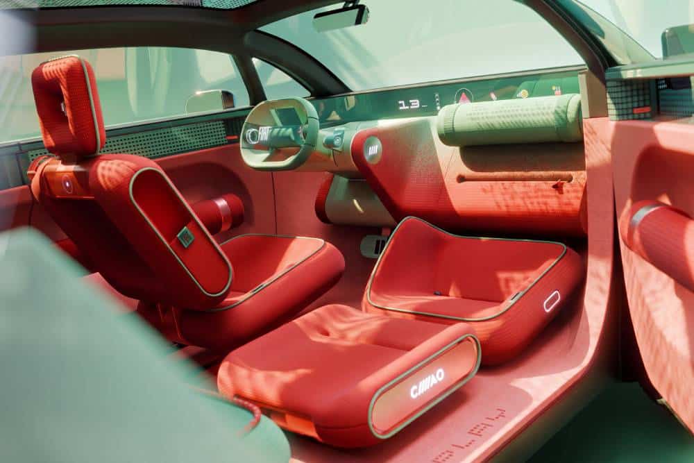 https://cdn.autogreeknews.gr/wp-content/uploads/2026/10/fiat-multiplay-interior-2.jpg