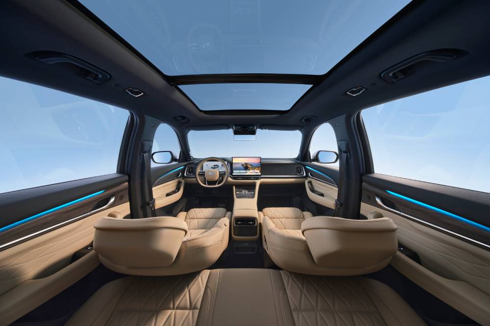 https://cdn.autogreeknews.gr/wp-content/uploads/2026/10/geely-monjaro-em-i-4-1.jpg