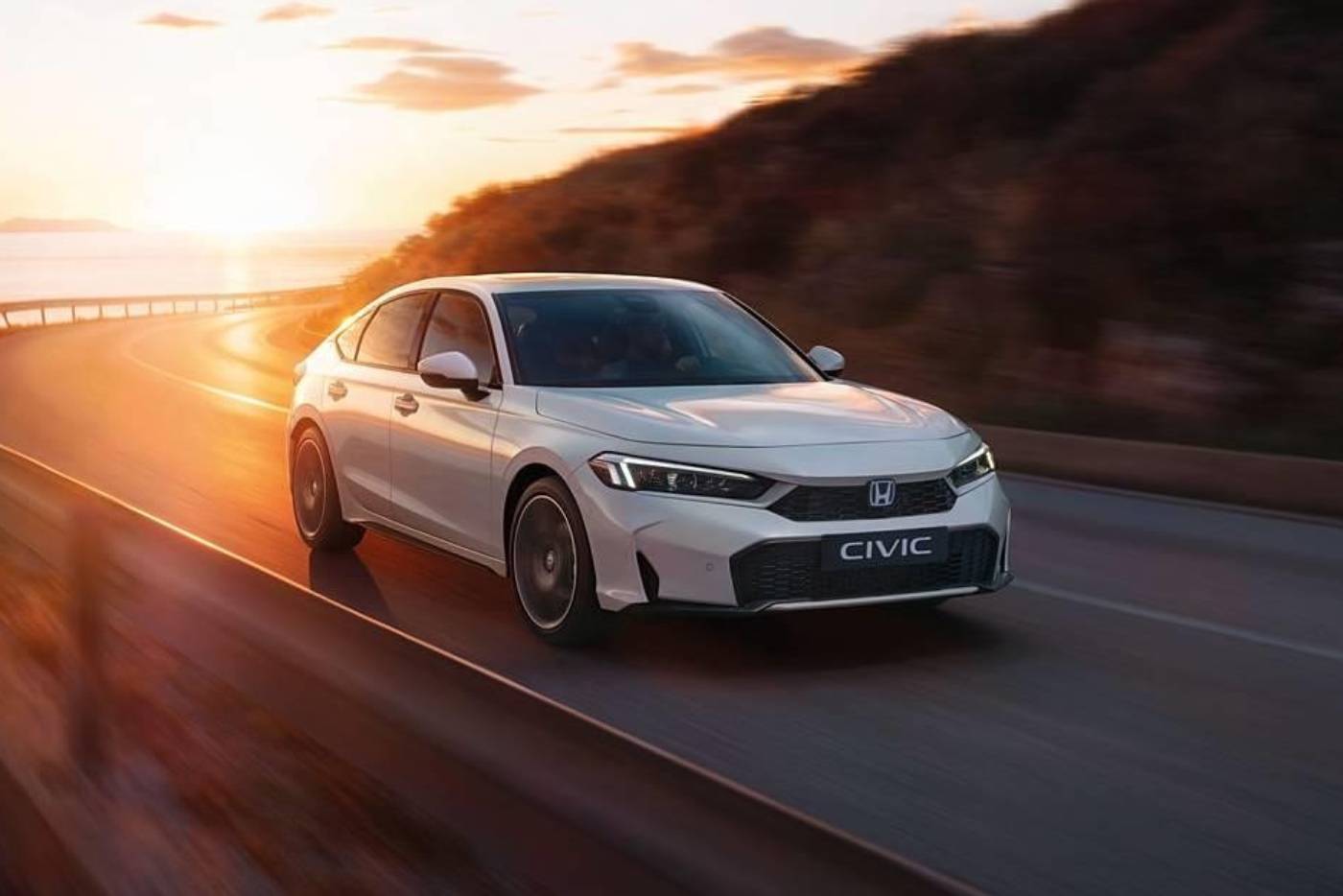 https://cdn.autogreeknews.gr/wp-content/uploads/2026/10/honda-civic-s-shift.jpg