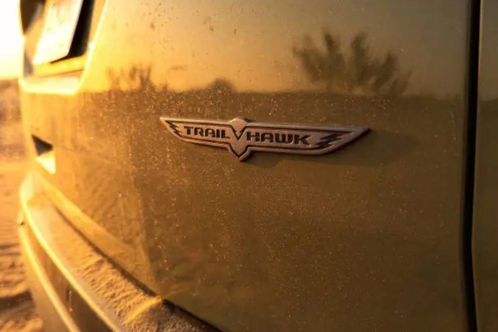 https://cdn.autogreeknews.gr/wp-content/uploads/2026/10/jeep-cherokee-trailhawk-09.jpg