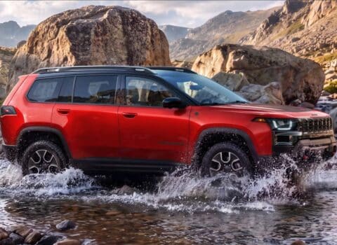 Νέο Jeep Cherokee Trailhawk ξυπνάει άγρια ένστικτα (+video)