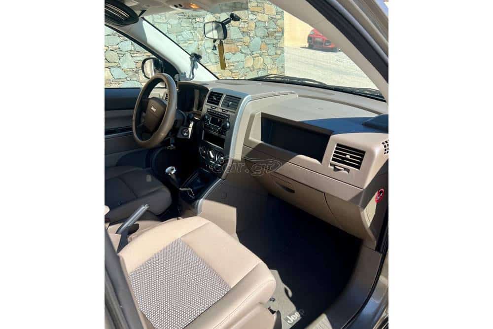 https://cdn.autogreeknews.gr/wp-content/uploads/2026/10/jeep-compass-mk1-for-sale-2.jpg