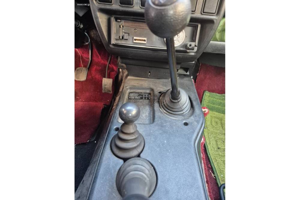 https://cdn.autogreeknews.gr/wp-content/uploads/2026/10/lada-niva-for-sale-5.jpg