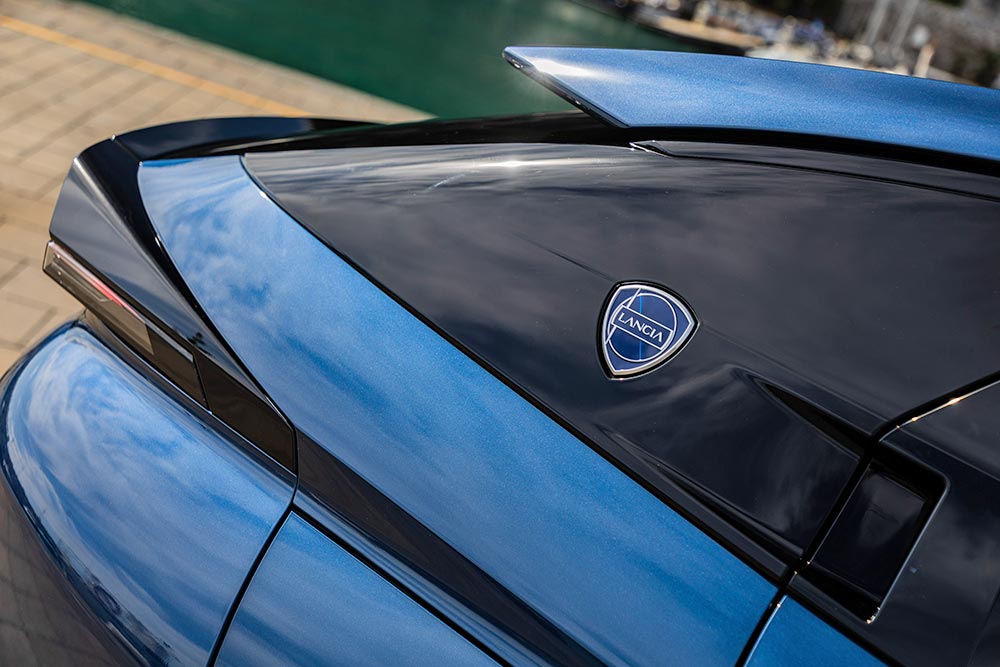 https://cdn.autogreeknews.gr/wp-content/uploads/2026/10/lancia-gamma-2026-3.jpg