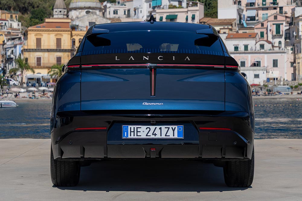 https://cdn.autogreeknews.gr/wp-content/uploads/2026/10/lancia-gamma-2026-8.jpg