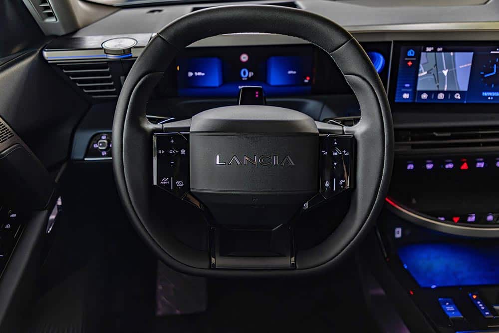 https://cdn.autogreeknews.gr/wp-content/uploads/2026/10/lancia-gamma-internal-2.jpg