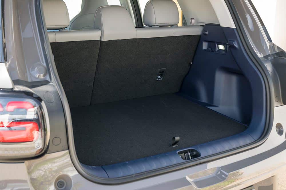 https://cdn.autogreeknews.gr/wp-content/uploads/2026/10/leapmotor-b03x-interior-31.jpg