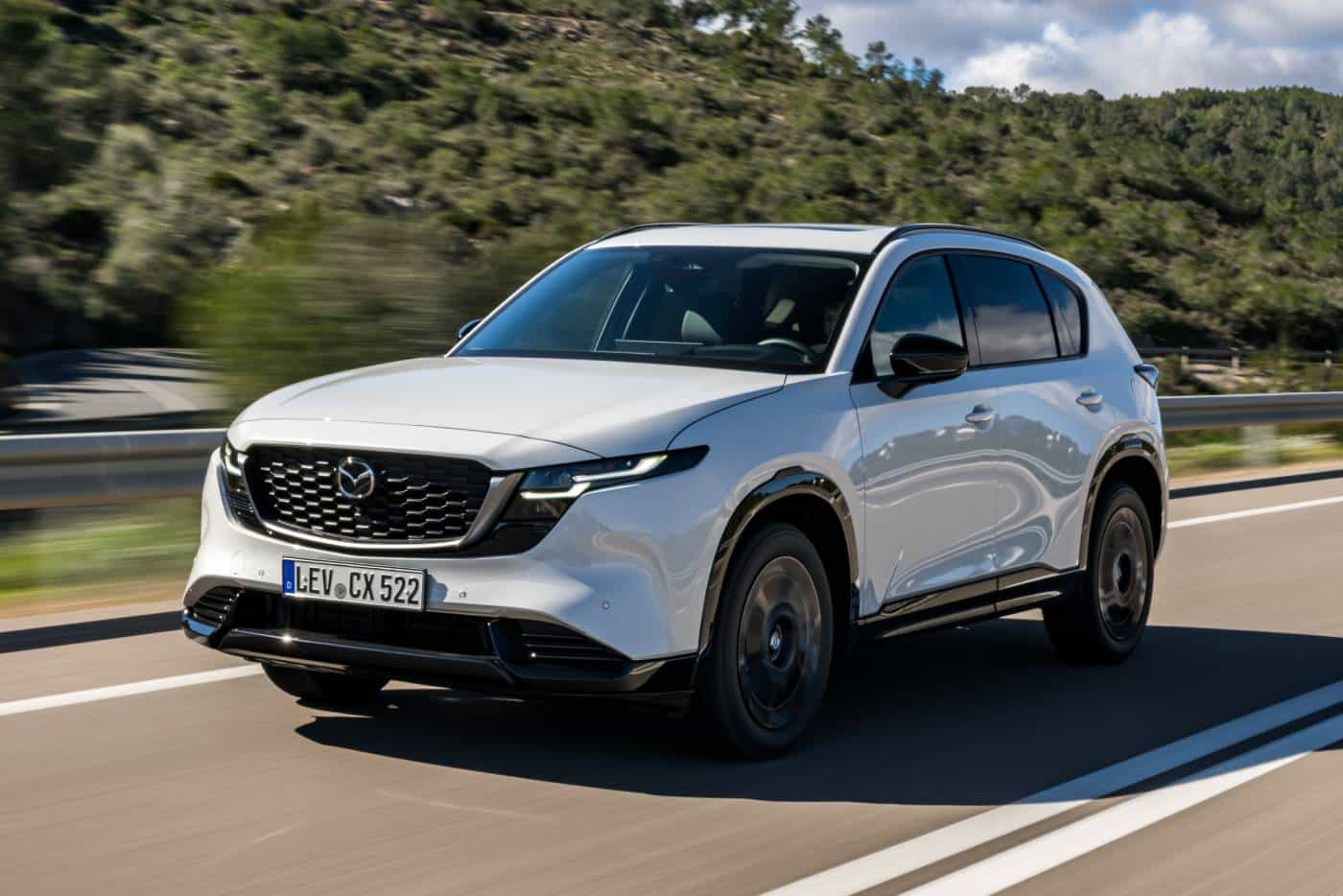 https://cdn.autogreeknews.gr/wp-content/uploads/2026/10/mazda_cx-5_e-skyactiv_g_homura57.jpg