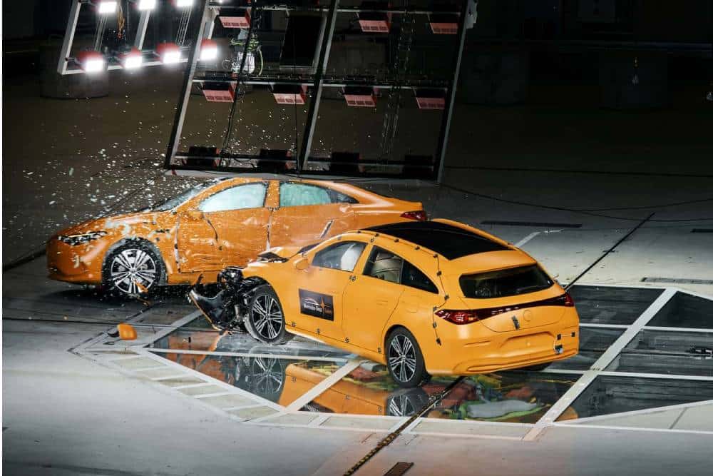 https://cdn.autogreeknews.gr/wp-content/uploads/2026/10/mercedes-benz-cla-high-speed-crash-test-1.jpg