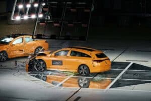 mercedes-benz-cla-high-speed-crash-test (2)