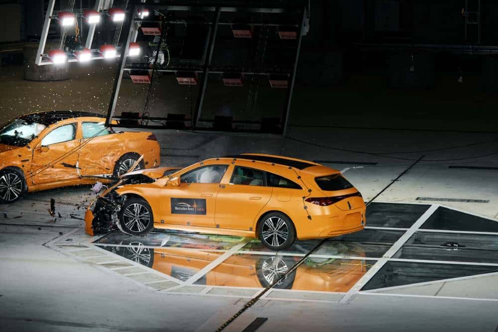 https://cdn.autogreeknews.gr/wp-content/uploads/2026/10/mercedes-benz-cla-high-speed-crash-test-2.jpg