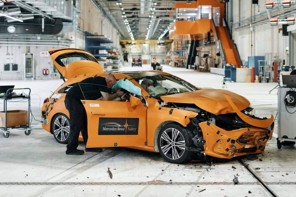https://cdn.autogreeknews.gr/wp-content/uploads/2026/10/mercedes-benz-cla-high-speed-crash-test-3.jpg