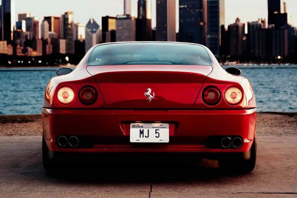 https://cdn.autogreeknews.gr/wp-content/uploads/2026/10/michael-jordan-s-1997-ferrari-550-maranello-3.jpg