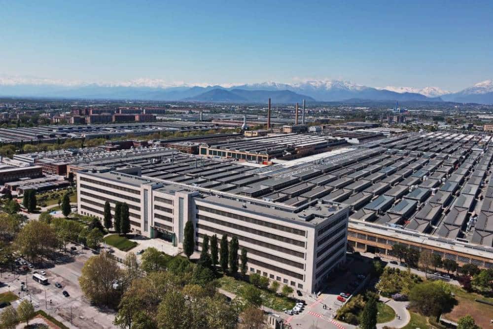 https://cdn.autogreeknews.gr/wp-content/uploads/2026/10/mirafiori-plant-02.jpg