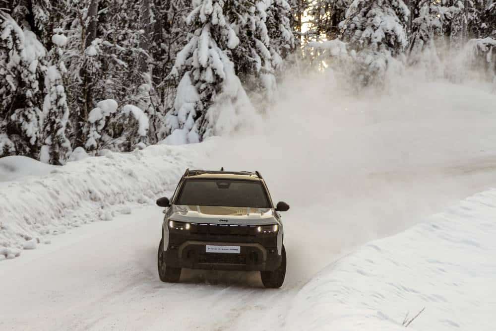 https://cdn.autogreeknews.gr/wp-content/uploads/2026/10/new-compass-4xe-sport-2-1.jpg
