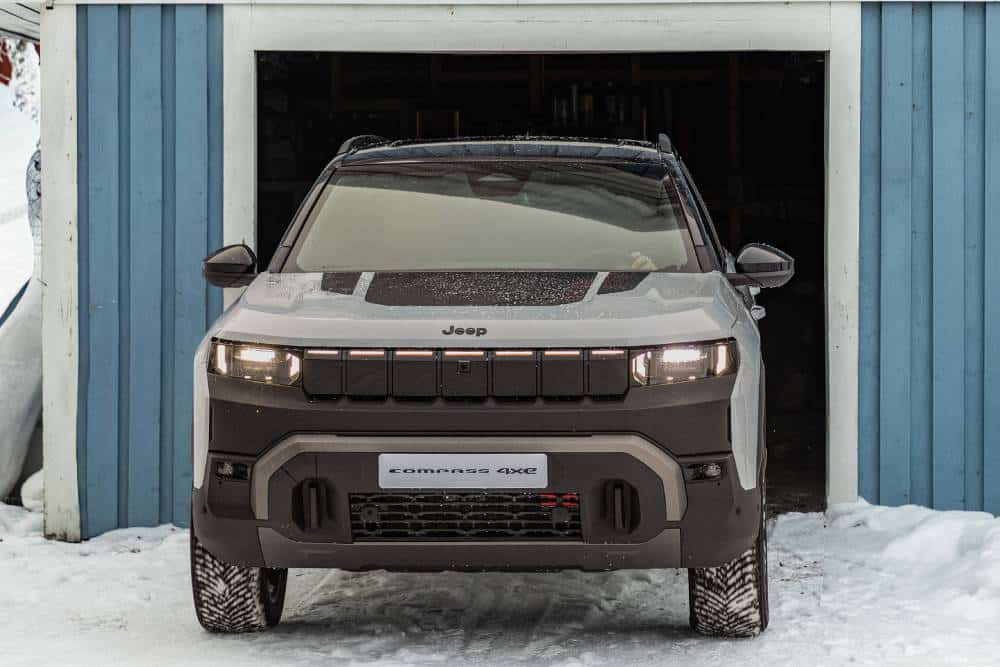 https://cdn.autogreeknews.gr/wp-content/uploads/2026/10/new-compass-4xe-sport-6-1.jpg