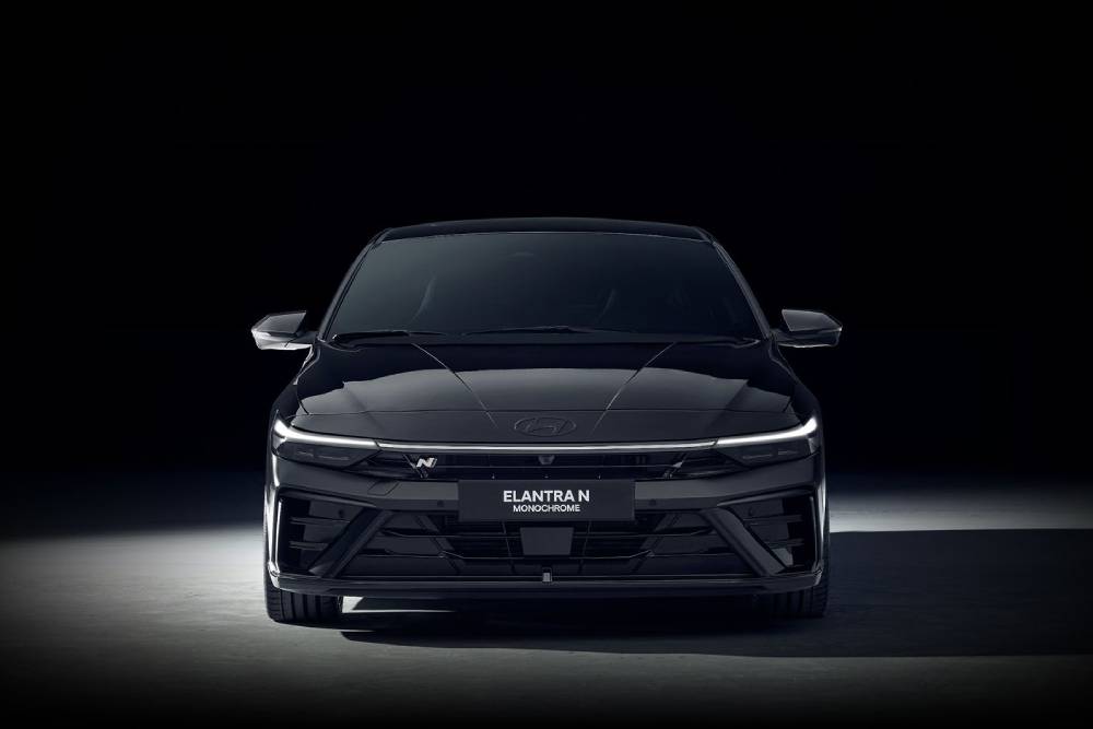 https://cdn.autogreeknews.gr/wp-content/uploads/2026/10/new-hyundai-elantra-n-monochrome-1.jpg