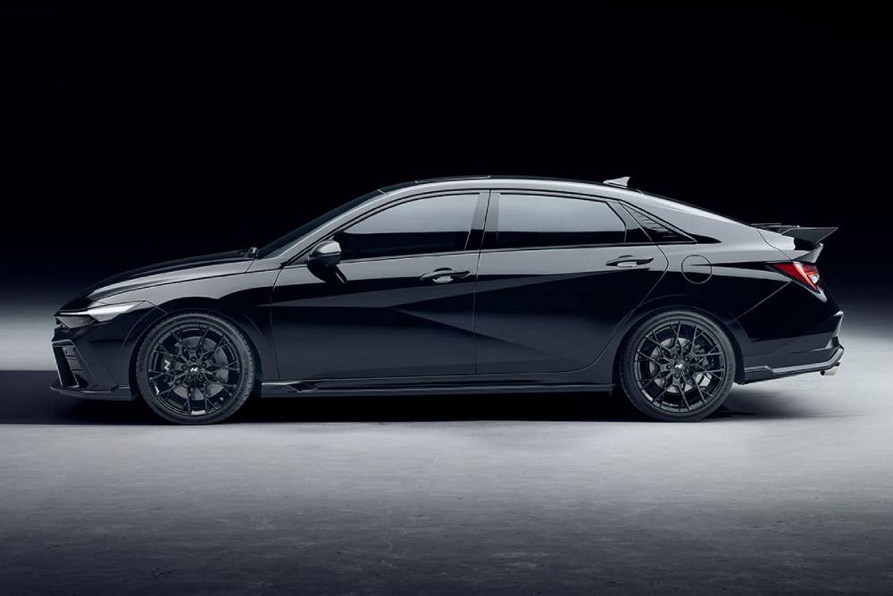 https://cdn.autogreeknews.gr/wp-content/uploads/2026/10/new-hyundai-elantra-n-monochrome-10.jpg
